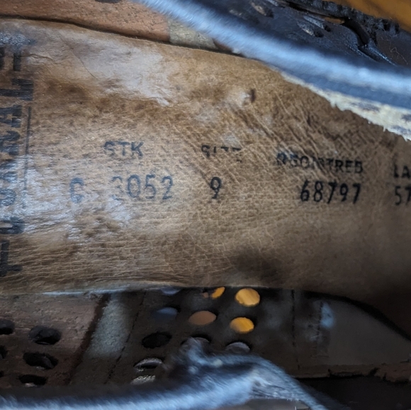 Corral Distressed Laser Cut Perforated Cowboy Ankle Boots sz 9 - Picture 8 of 8